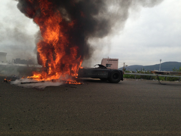 משאית עלתה באש בכביש עוקף קריות