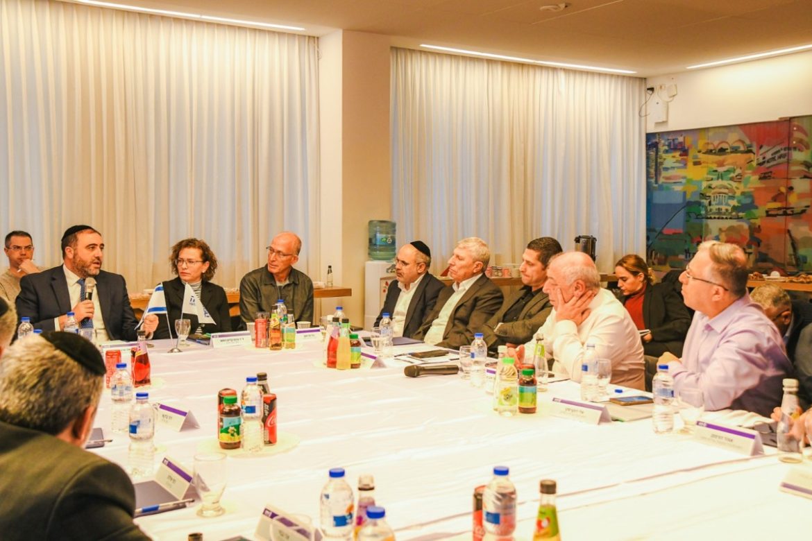 פגישת שר הפנים עם ראשי הרשויות בצפון | צילום: ניר בלזיציקי, דוברות עיריית חיפה
