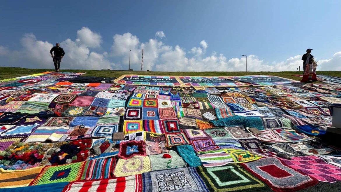 "שטיח התקווה הטובה" בטיילת חוף דדו | צילום: ענת סלומון, דוברות עיריית חיפה